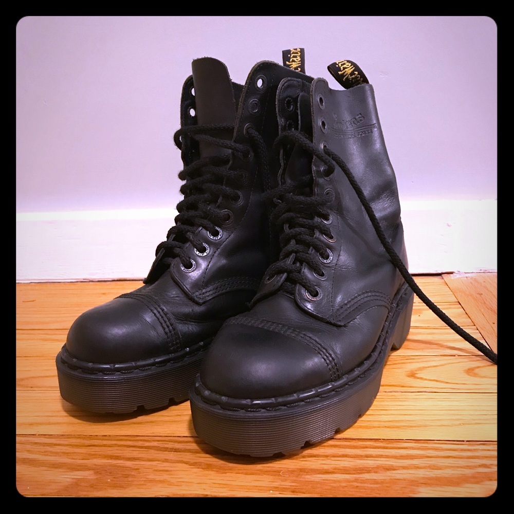 Vintage platform 10-eye dr marten boots